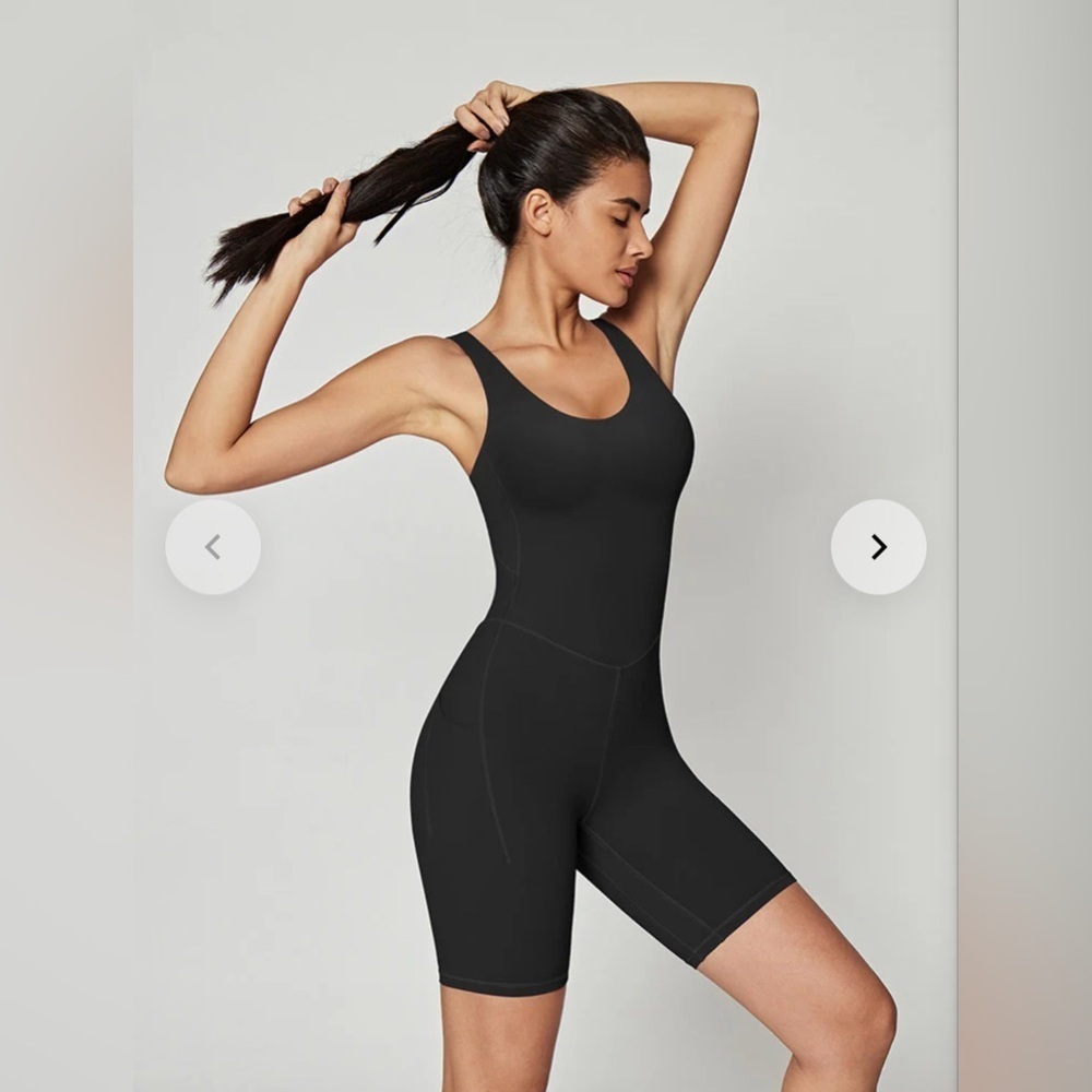 Iuga Seamless Black Bodysuit.   Size-X-Large